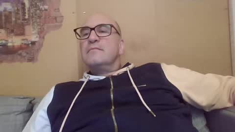 Snapshot of sneakerboy18 chatting on January 19, 3:32 pm sneakerboy18 online show from January 19, 3:32 pm