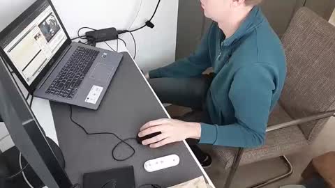 Snapshot of sneakerboy444 chatting on October 24, 9:17 am sneakerboy444 online show from October 24, 9:17 am