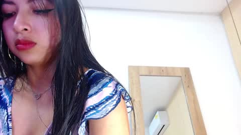 Snapshot of sneakyy_fantasy chatting on December 14, 6:02 am Hellen  online show from December 14, 6:02 am