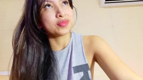 Snapshot of sneakyy_fantasy chatting on March 8, 3:50 am Hellen  online show from March 8, 3:50 am