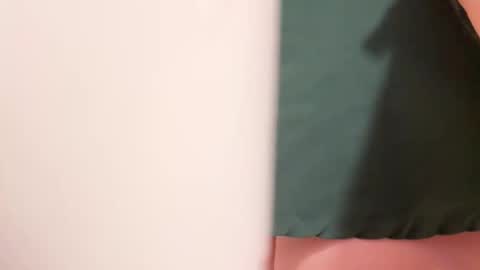 snezhka10 online show from April 4, 2:21 am