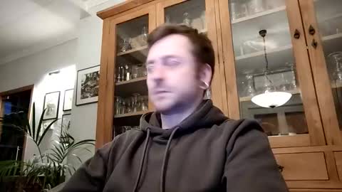 snoecks online show from March 20, 6:35 pm