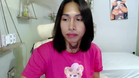 snow_2000 online show from February 13, 5:36 am