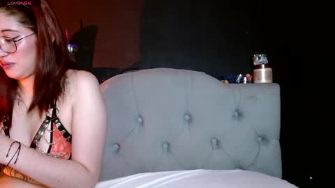 IG     OF red moonn online show from April 14, 5:57 am