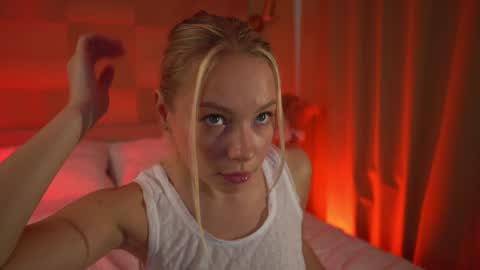 Candice Snow online show from December 19, 10:24 am