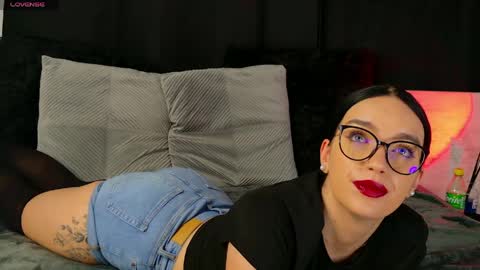 Snapshot of snow_white_19 chatting on June 3, 7:33 am snow white 19 online show from June 3, 7:33 am