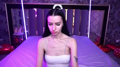 snow_whiteeex online show from February 18, 6:42 am