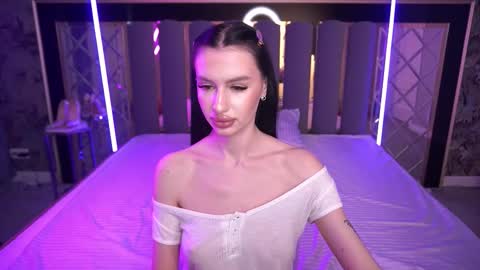 snow_whiteeex online show from March 21, 8:19 am