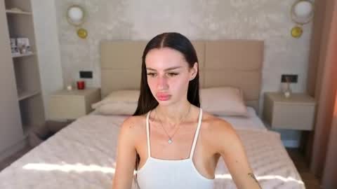 Snapshot of snow_whiteeex chatting on July 21, 2:08 pm snow_whiteeex online show from July 21, 2:08 pm
