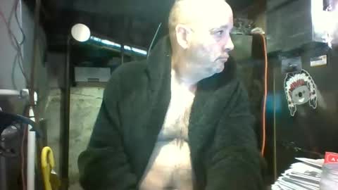 Snapshot of snowboarder699 chatting on April 28, 1:49 pm watchmecum online show from April 28, 1:49 pm