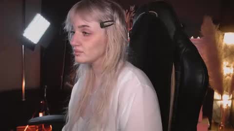Snapshot of snowflakeskitty chatting on June 24, 5:17 am Ellie online show from June 24, 5:17 am