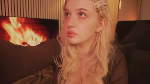 Snapshot of snowflakeskitty chatting on July 2, 5:35 am Ellie online show from July 2, 5:35 am