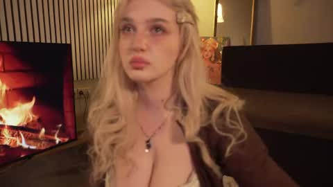 Snapshot of snowflakeskitty chatting on July 16, 5:24 am Ellie online show from July 16, 5:24 am