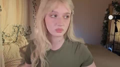 Snapshot of snowflakeskitty chatting on July 24, 5:27 am Ellie online show from July 24, 5:27 am