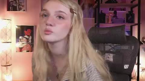 Snapshot of snowflakeskitty chatting on July 30, 5:39 am Ellie online show from July 30, 5:39 am