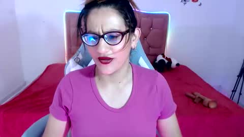 Snapshot of snowhot_69 chatting on June 1, 9:33 am snowhot_69 online show from June 1, 9:33 am
