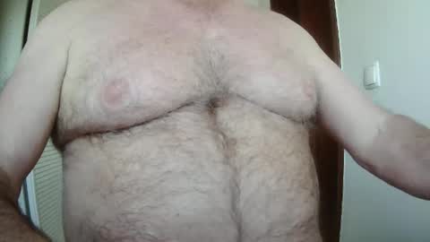 Snapshot of snudge432 chatting on April 19, 4:39 pm snudge432 online show from April 19, 4:39 pm