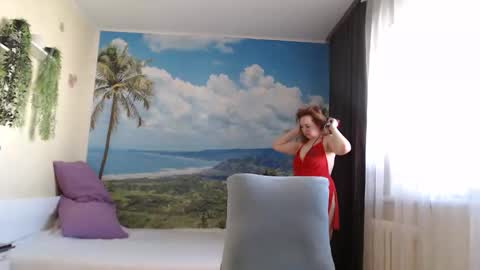 Snapshot of soaring_love chatting on May 4, 4:52 am Masha online show from May 4, 4:52 am