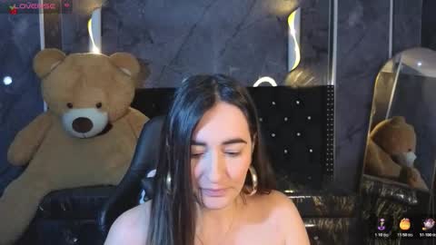 soffi_betacur_b online show from October 18, 8:31 pm