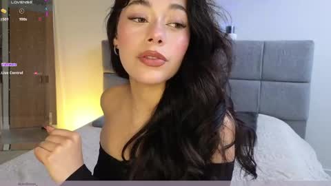 IG Soffimoon   I THANK YOU FOR LEAVING YOUR FOLLOW online show from March 24, 8:58 pm