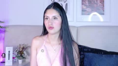 Snapshot of soffy_hilltom chatting on March 11, 11:49 am Soffy online show from March 11, 11:49 am