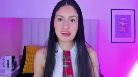 Snapshot of soffy_hilltom chatting on May 10, 12:32 pm Soffy online show from May 10, 12:32 pm