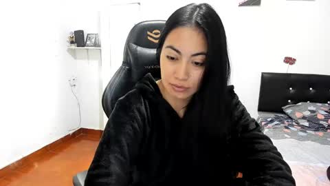 Snapshot of sofhya_jay9 chatting on January 5, 7:07 pm Evainked online show from January 5, 7:07 pm