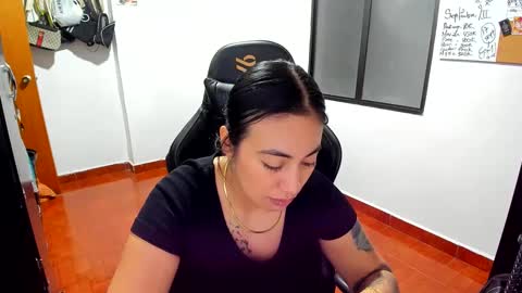 Snapshot of sofhya_jay9 chatting on September 12, 3:39 am Evainked online show from September 12, 3:39 am