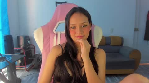 Snapshot of sofi1608 chatting on April 23, 7:27 pm sofia online show from April 23, 7:27 pm