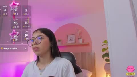 Snapshot of sofi_alix chatting on June 24, 7:02 pm S O F I online show from June 24, 7:02 pm