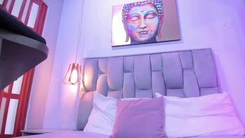 sofi_arang0 online show from April 27, 7:12 pm