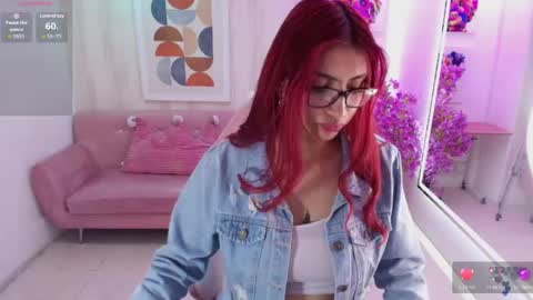 Snapshot of sofi_monroeee chatting on June 6, 7:29 pm Sofia online show from June 6, 7:29 pm