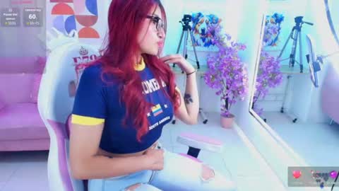 Snapshot of sofi_monroeee chatting on June 17, 8:10 pm Sofia online show from June 17, 8:10 pm
