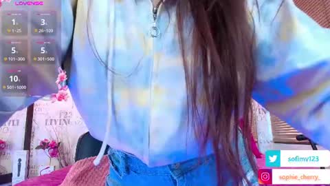 Snapshot of sofi_secrets chatting on July 6, 12:35 pm sofi_secrets online show from July 6, 12:35 pm