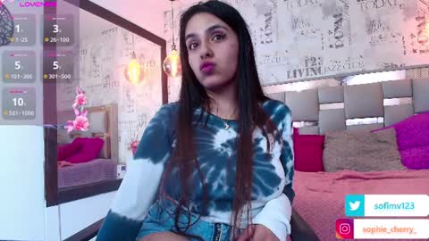 Snapshot of sofi_secrets chatting on July 16, 12:49 am sofi_secrets online show from July 16, 12:49 am