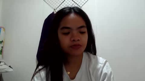 Snapshot of sofia_587145 chatting on May 30, 10:23 am sofia_587145 online show from May 30, 10:23 am