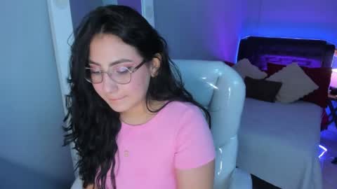 Snapshot of sofia_miller19 chatting on May 23, 5:01 am sofia online show from May 23, 5:01 am