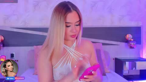 Snapshot of sofia_pamela_ chatting on April 20, 7:26 pm online show from April 20, 7:26 pm