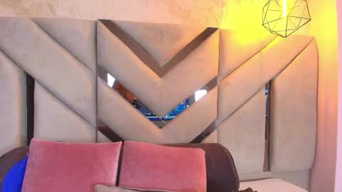 Snapshot of sofia_pamela_ chatting on May 28, 7:00 pm online show from May 28, 7:00 pm