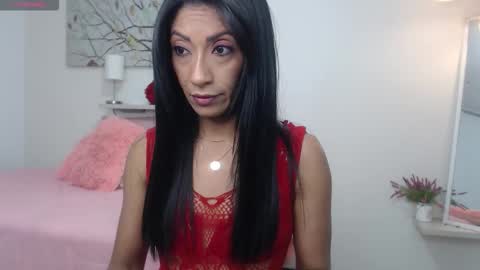 Snapshot of sofia_perez___ chatting on February 19, 8:27 pm Sofi online show from February 19, 8:27 pm