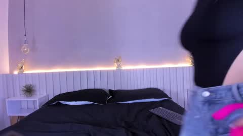 Snapshot of sofia_riveraa chatting on February 5, 6:56 pm SOFIA online show from February 5, 6:56 pm