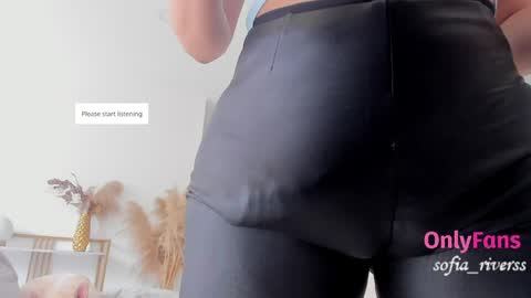 Snapshot of sofia_rivers_ chatting on April 19, 6:10 pm sofia_rivers_ online show from April 19, 6:10 pm