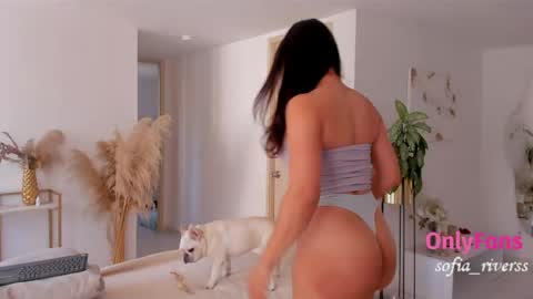 Snapshot of sofia_rivers_ chatting on May 4, 8:38 pm sofia_rivers_ online show from May 4, 8:38 pm