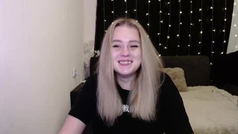 sofia_rosemary online show from December 3, 7:44 pm