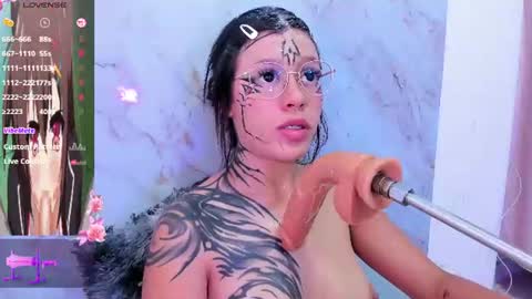 Snapshot of sofia_shadow1 chatting on August 9, 3:23 am sofi 3 online show from August 9, 3:23 am