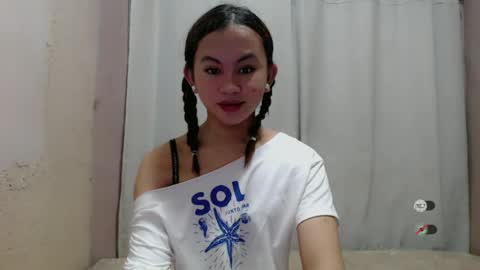 Snapshot of sofia_sweetheart18 chatting on June 14, 11:51 pm sofia_sweetheart18 online show from June 14, 11:51 pm