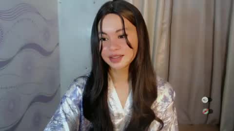 Snapshot of sofia_sweetheart18 chatting on July 6, 9:17 am sofia_sweetheart18 online show from July 6, 9:17 am