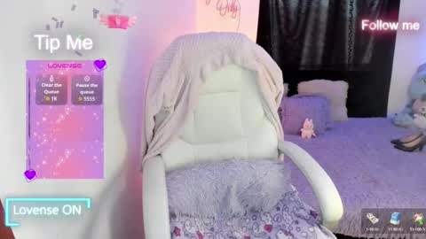 Sofia Thomson online show from September 20, 11:22 am