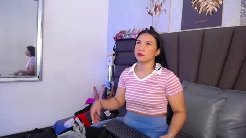 Snapshot of sofia_velez5 chatting on May 19, 11:16 am online show from May 19, 11:16 am
