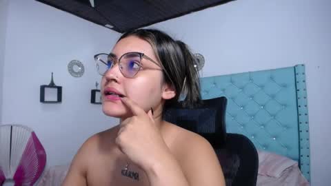 Snapshot of sofiaasexy19 chatting on April 21, 10:54 am Sofia online show from April 21, 10:54 am